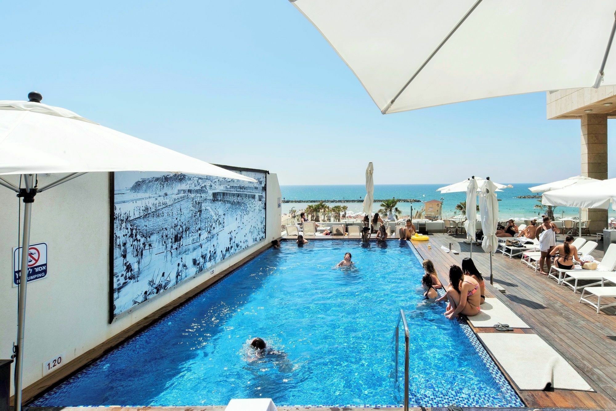 Excellent Beachfront Apt W/ Pool Access By Sea N' Rent Тель-Авив Экстерьер фото