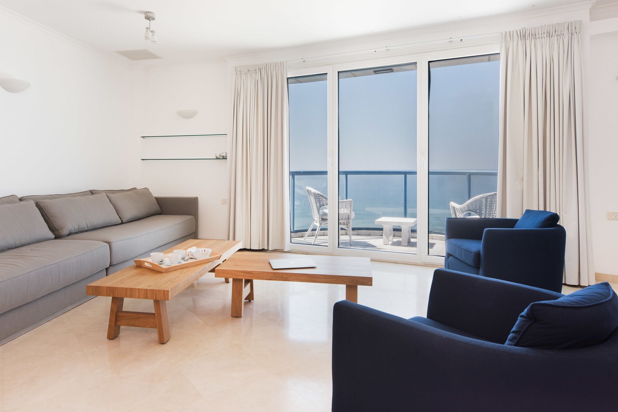Excellent Beachfront Apt W/ Pool Access By Sea N' Rent Тель-Авив Экстерьер фото