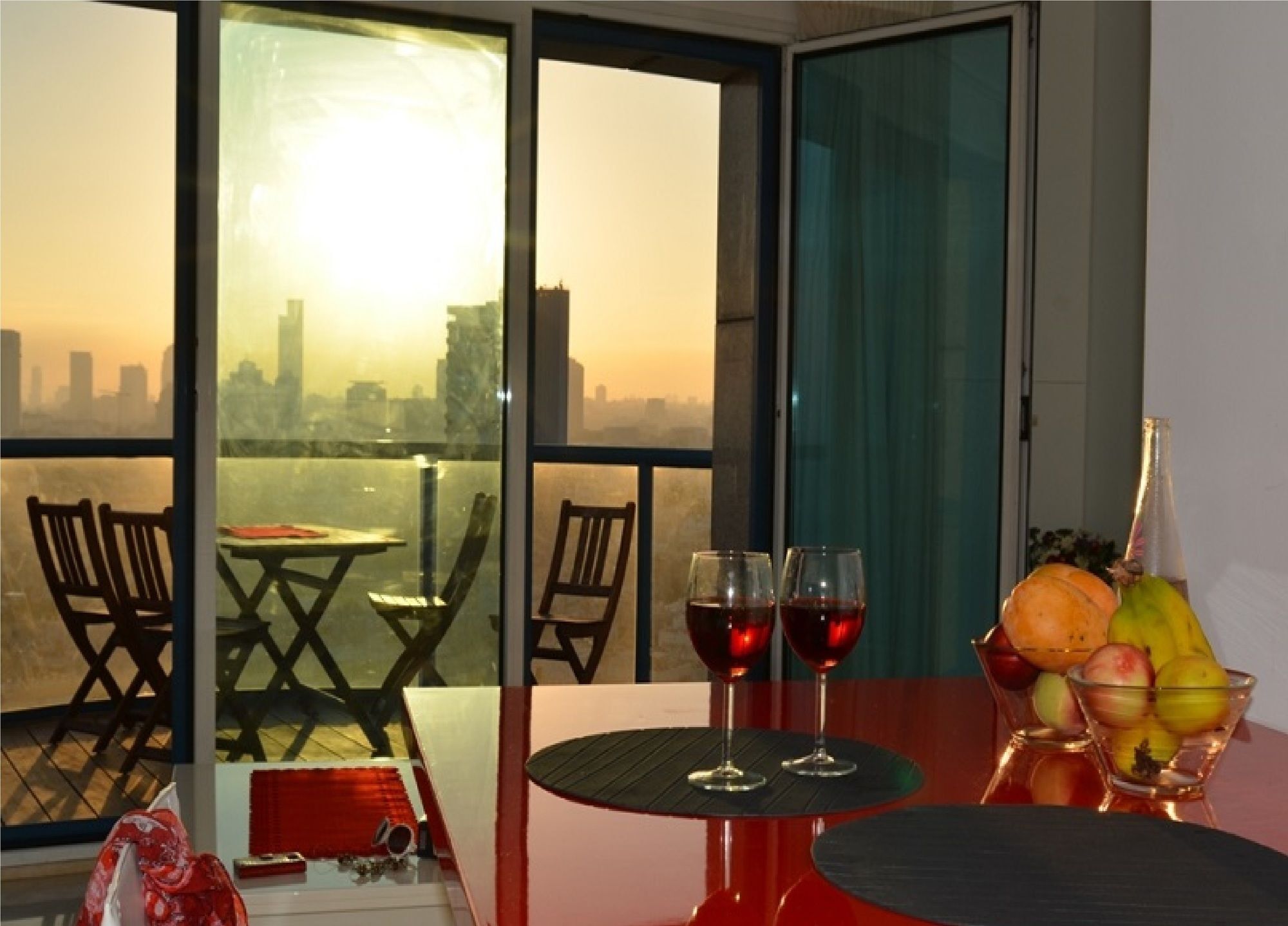 Excellent Beachfront Apt W/ Pool Access By Sea N' Rent Тель-Авив Экстерьер фото