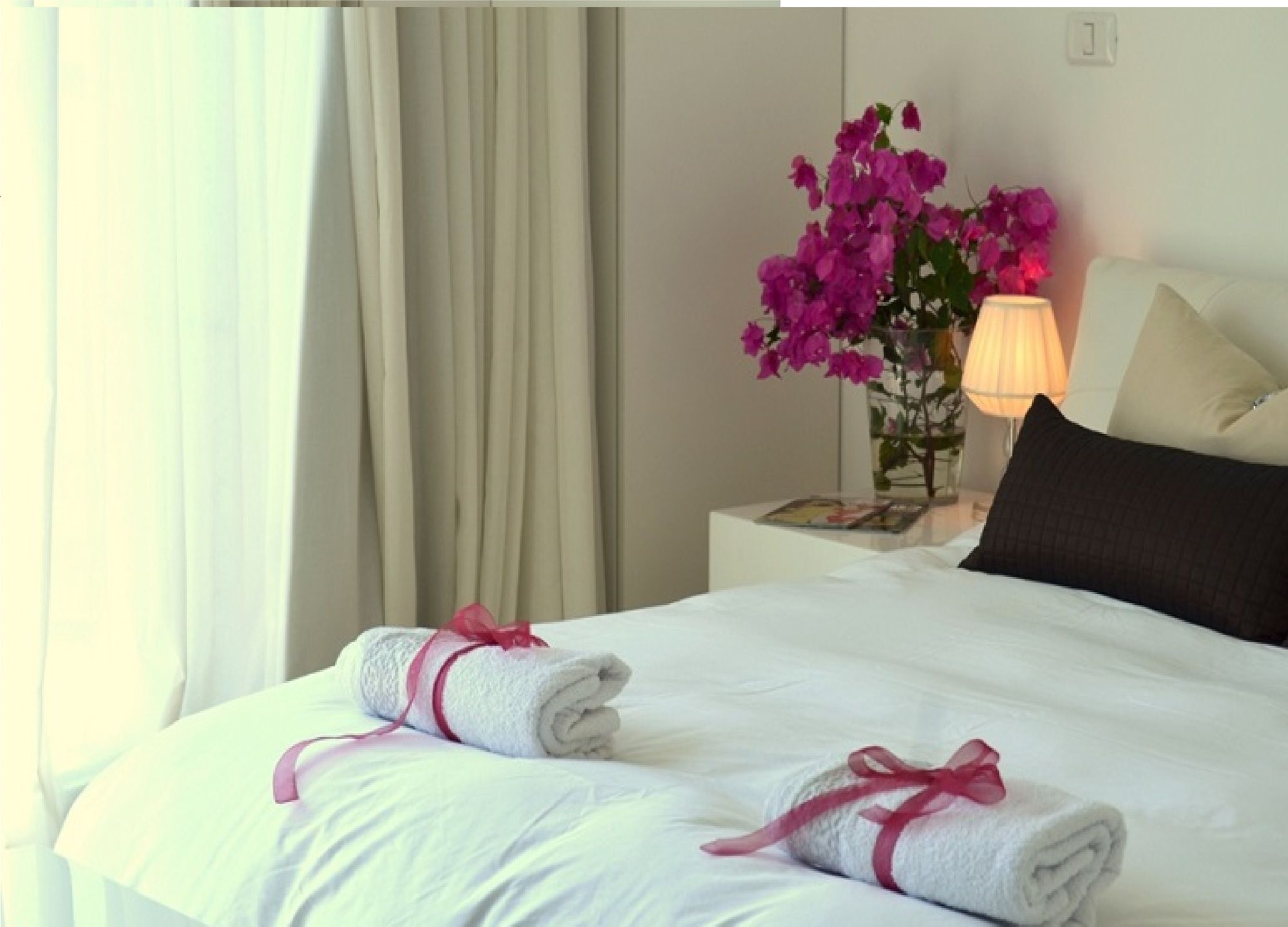 Excellent Beachfront Apt W/ Pool Access By Sea N' Rent Тель-Авив Экстерьер фото