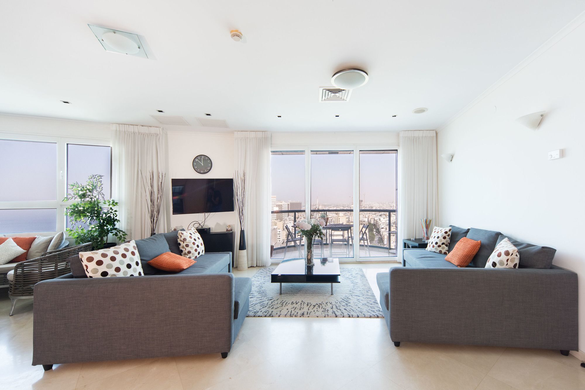 Excellent Beachfront Apt W/ Pool Access By Sea N' Rent Тель-Авив Экстерьер фото