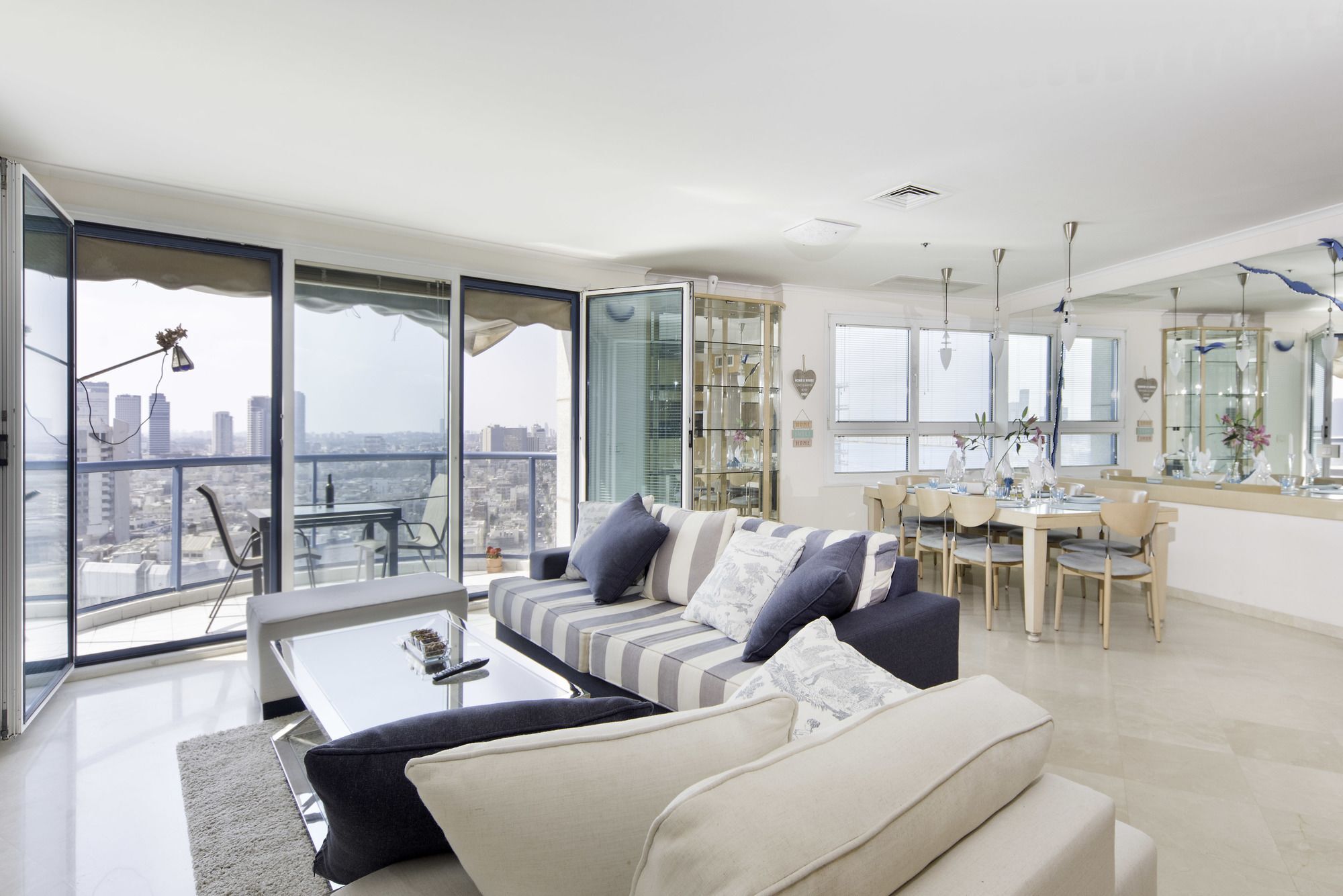Excellent Beachfront Apt W/ Pool Access By Sea N' Rent Тель-Авив Экстерьер фото
