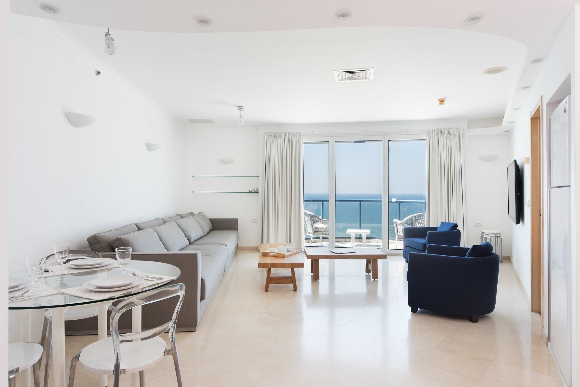 Excellent Beachfront Apt W/ Pool Access By Sea N' Rent Тель-Авив Экстерьер фото